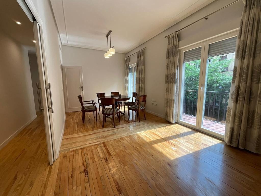 Piso en alquiler en Palacio — Foto 2