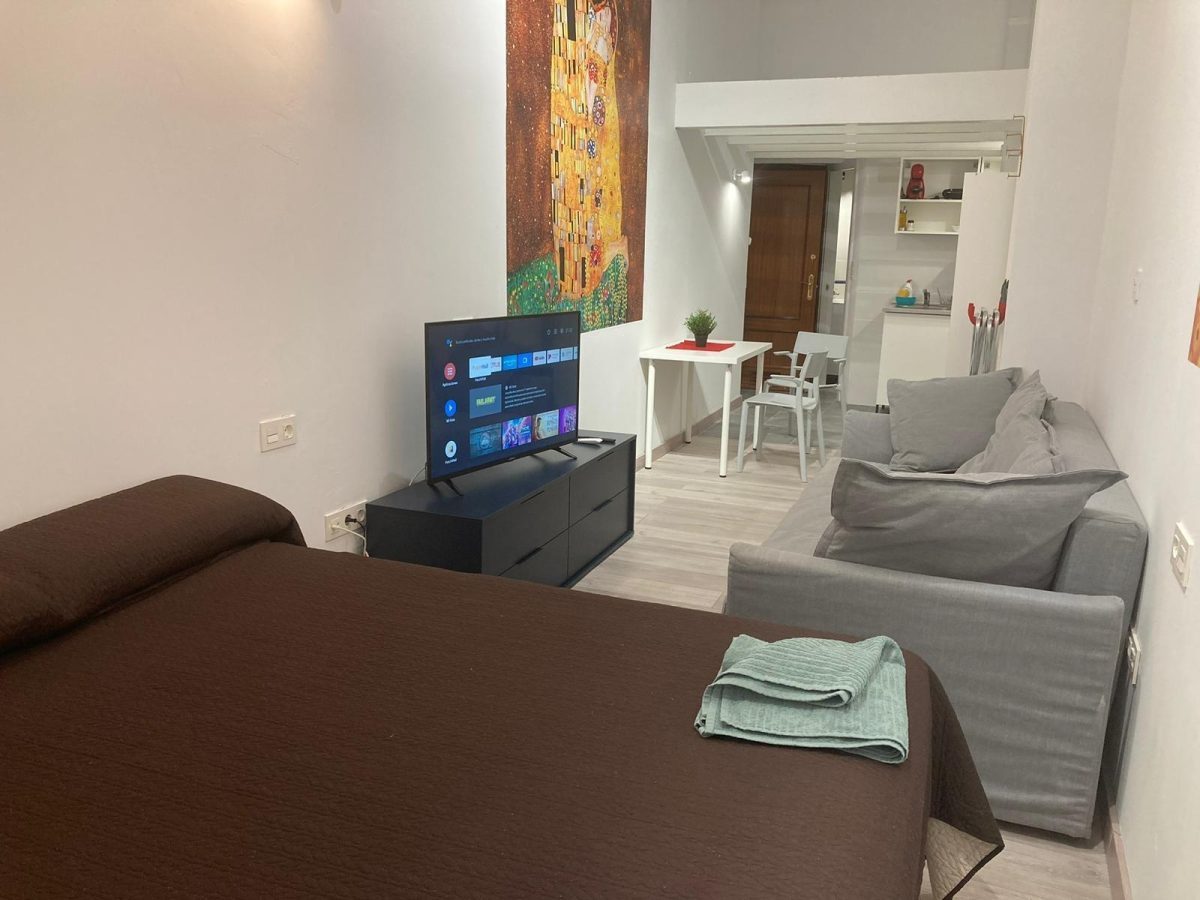 VENTA DE 4 ESTUDIOS EN UN MISMO BLOQUE CON LICENCIA AT EN MÁLAGA — Foto 5
