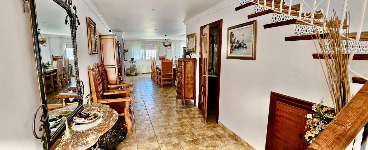Gran villa independiente con piscina y dos viviendas en una- 6 dormitorios con gran potencial en La Chumbera — Foto 6