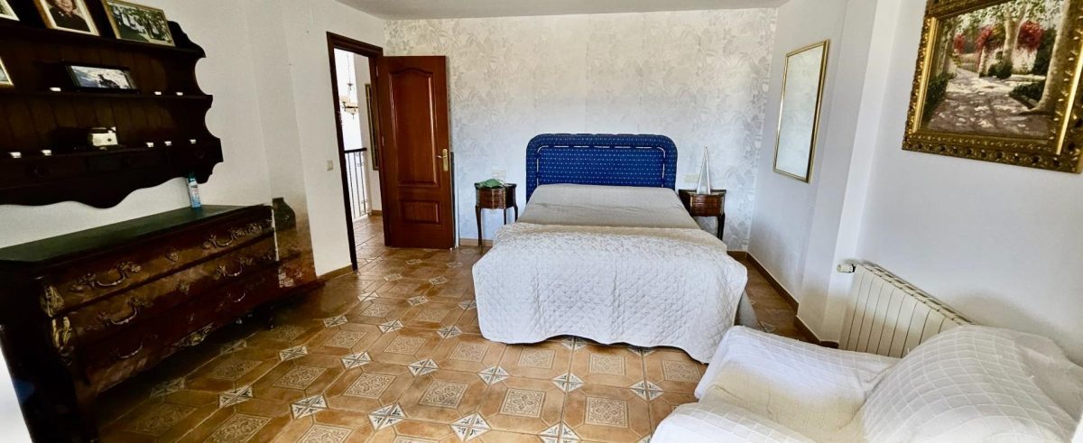 Gran villa independiente con piscina y dos viviendas en una- 6 dormitorios con gran potencial en La Chumbera — Foto 30