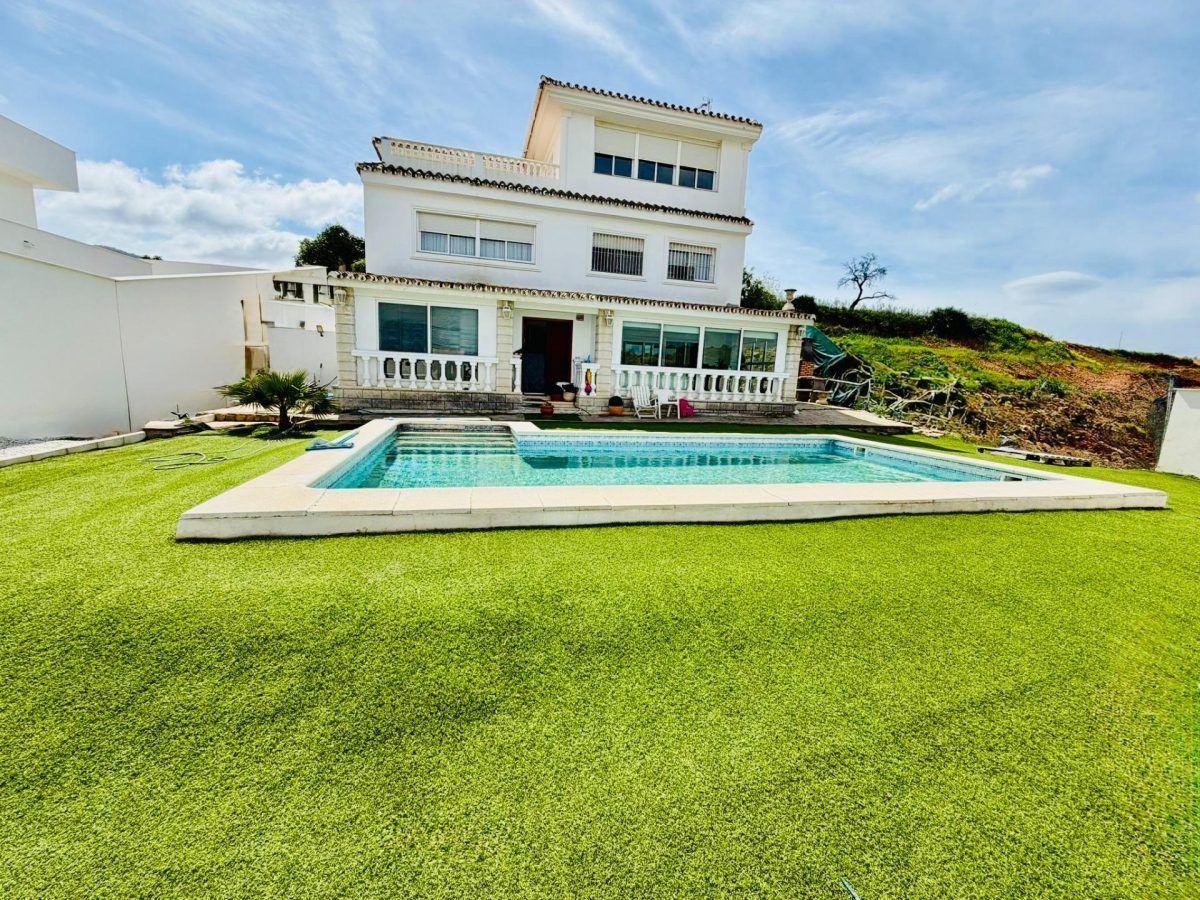 Gran villa independiente con piscina y dos viviendas en una- 6 dormitorios con gran potencial en La Chumbera — Foto 2