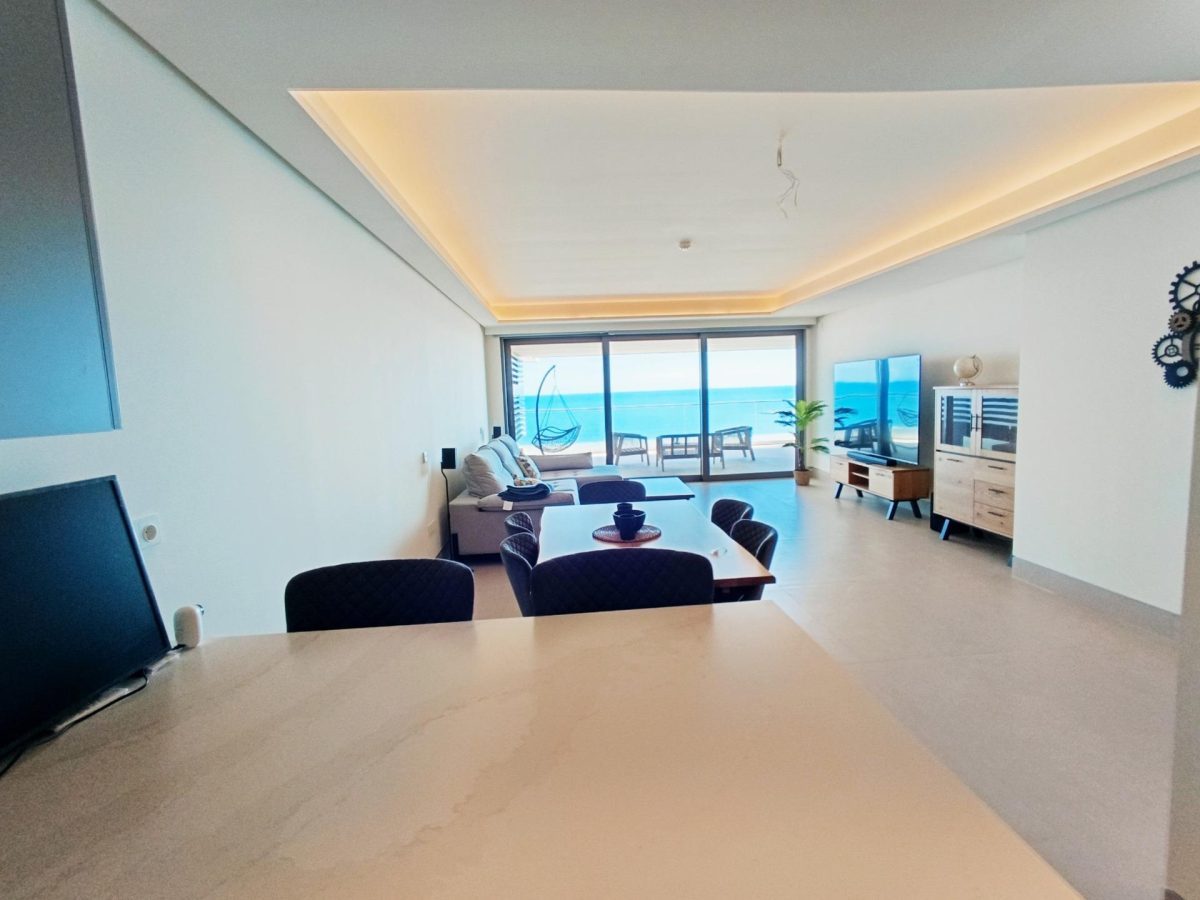 Exclusivo piso de tres dormitorios en Málaga Towers, con vistas frontales al mar, Costa del sol — Foto 11