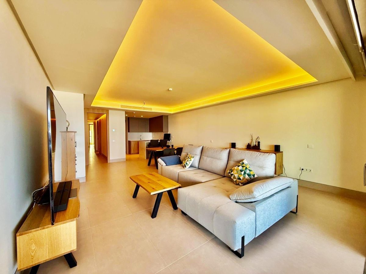 Exclusivo piso de tres dormitorios en Málaga Towers, con vistas frontales al mar, Costa del sol — Foto 12