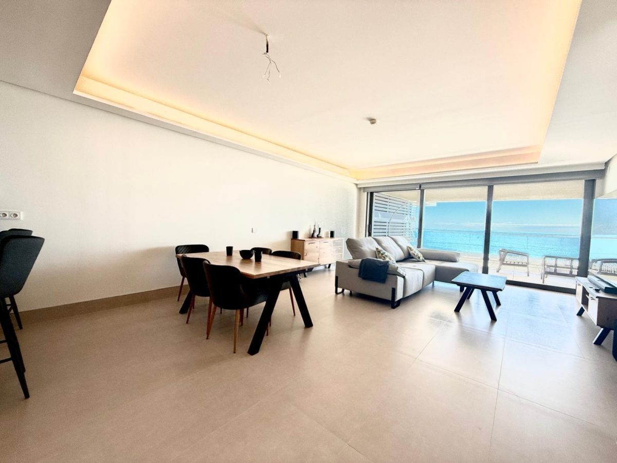 Exclusivo piso de tres dormitorios en Málaga Towers, con vistas frontales al mar, Costa del sol — Foto 9