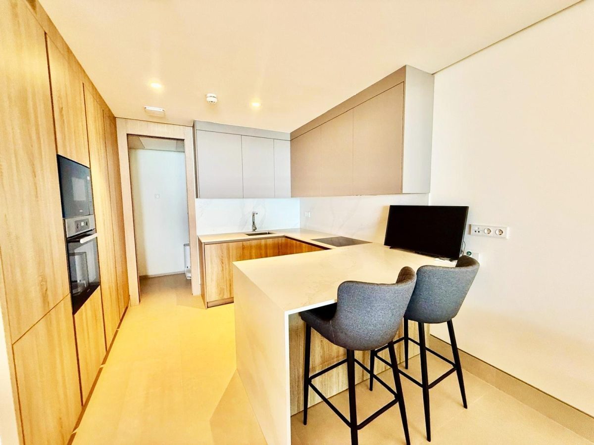 Exclusivo piso de tres dormitorios en Málaga Towers, con vistas frontales al mar, Costa del sol — Foto 13