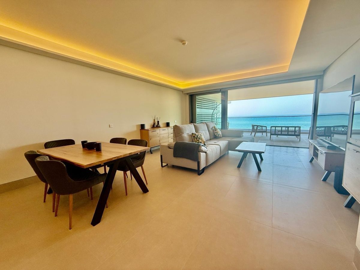 Exclusivo piso de tres dormitorios en Málaga Towers, con vistas frontales al mar, Costa del sol — Foto 10