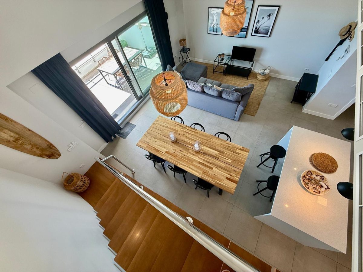Ático Dúplex de tres dormitorios con licencia turistica y  vistas al mar en Benalmádena — Foto 22