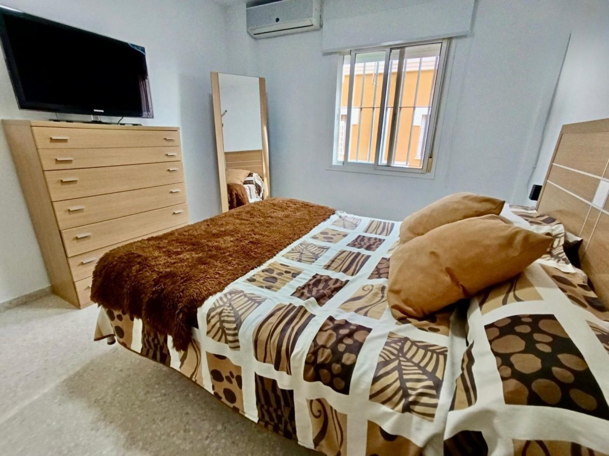 Casa adosada de cuatro habitaciones en Alhaurín de la Torre — Foto 17