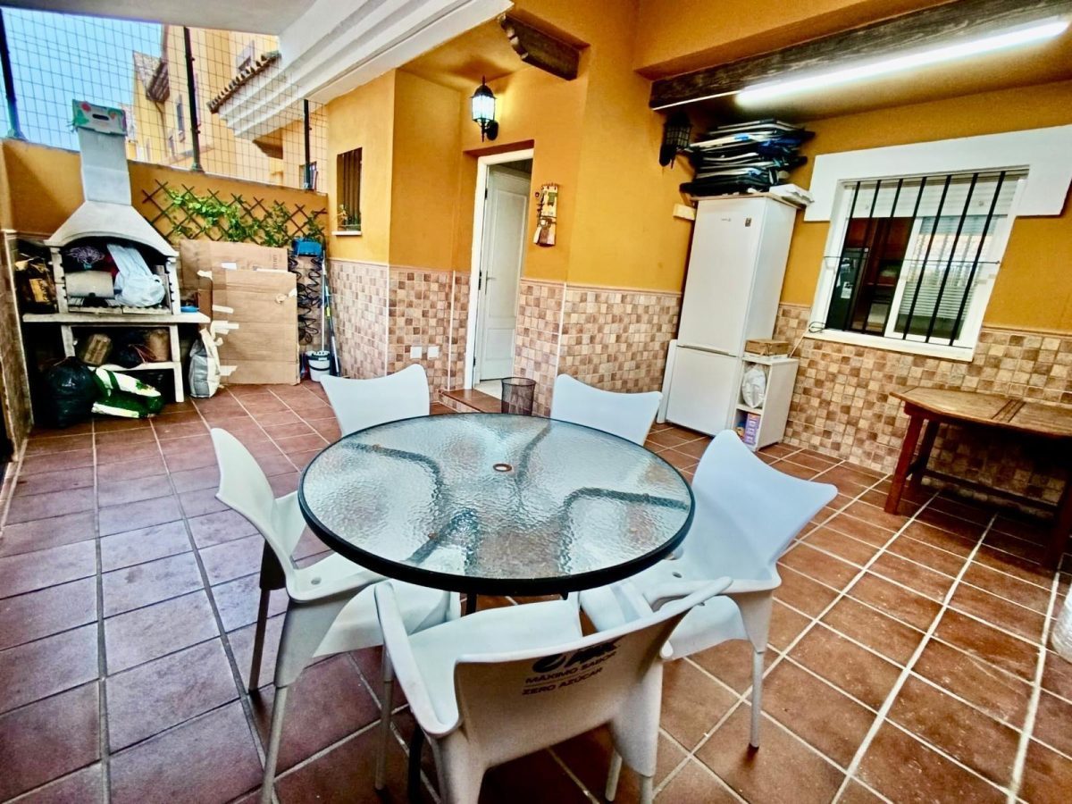 Casa adosada de cuatro habitaciones en Alhaurín de la Torre — Foto 1
