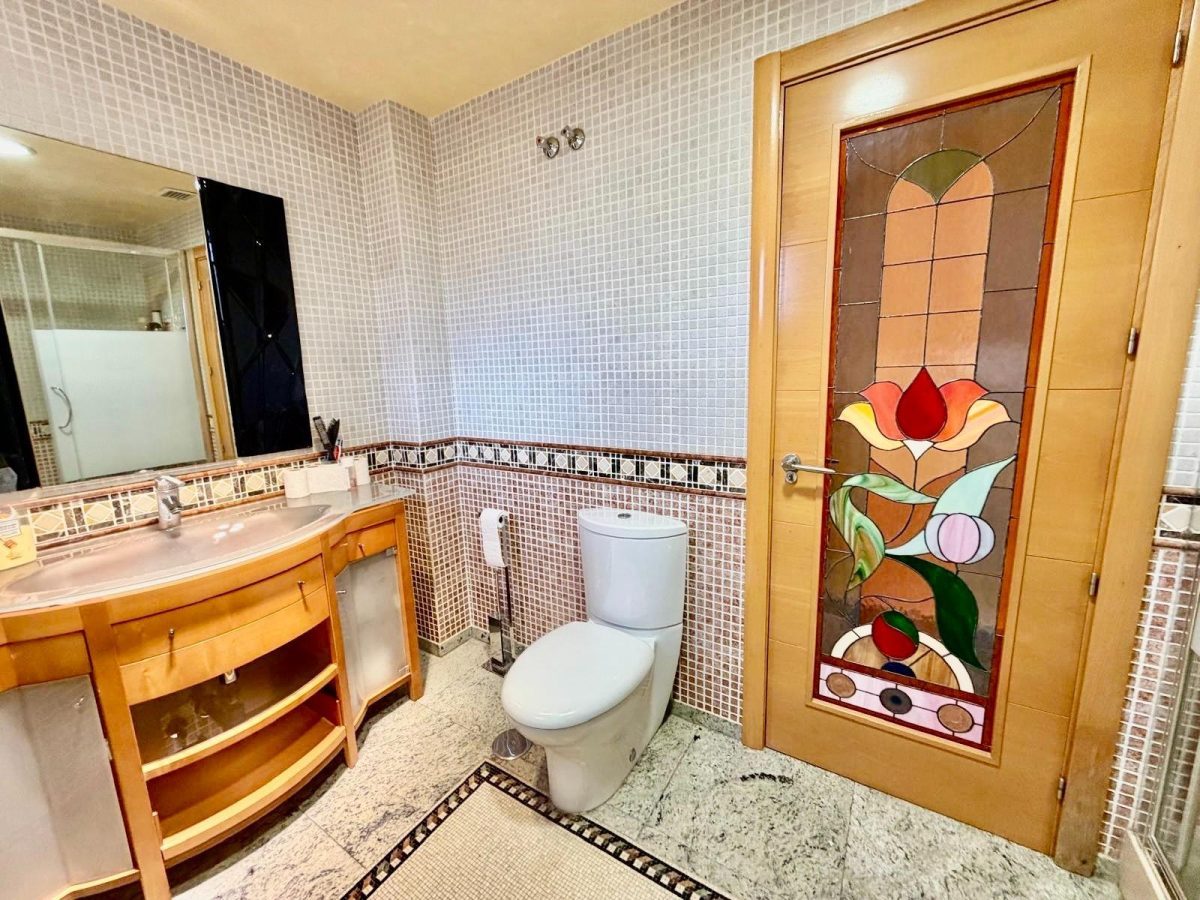 Exclusivo piso de 3 dormitorios en los Alamos, Torremolinos — Foto 21