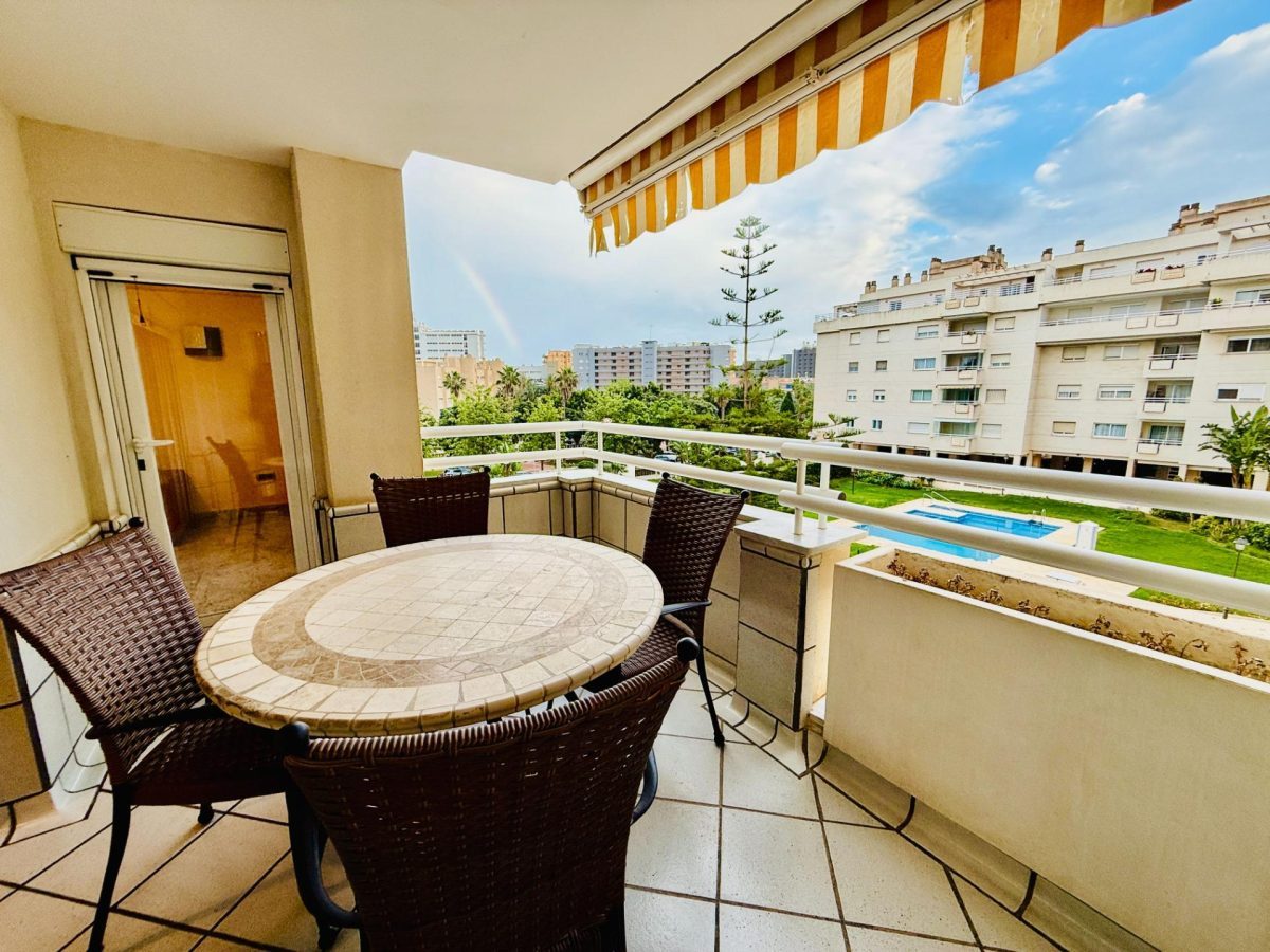 Exclusivo piso de 3 dormitorios en los Alamos, Torremolinos — Foto 2
