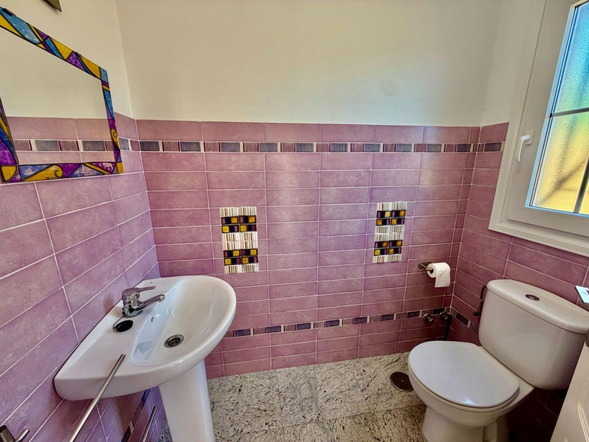 Casa de 5 dormitorios en Los Alamos, Torremolinos. Costa del Sol — Foto 28