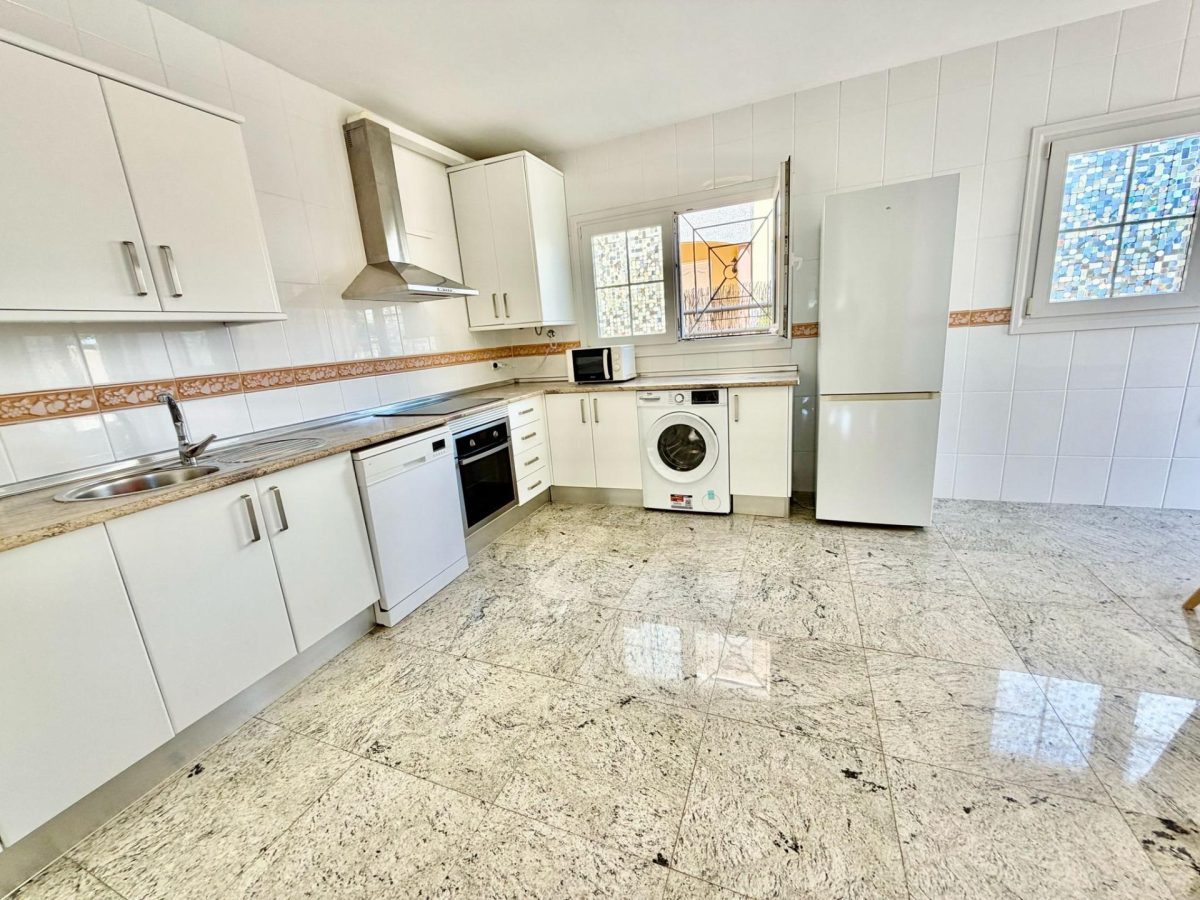 Casa de 5 dormitorios en Los Alamos, Torremolinos. Costa del Sol — Foto 12