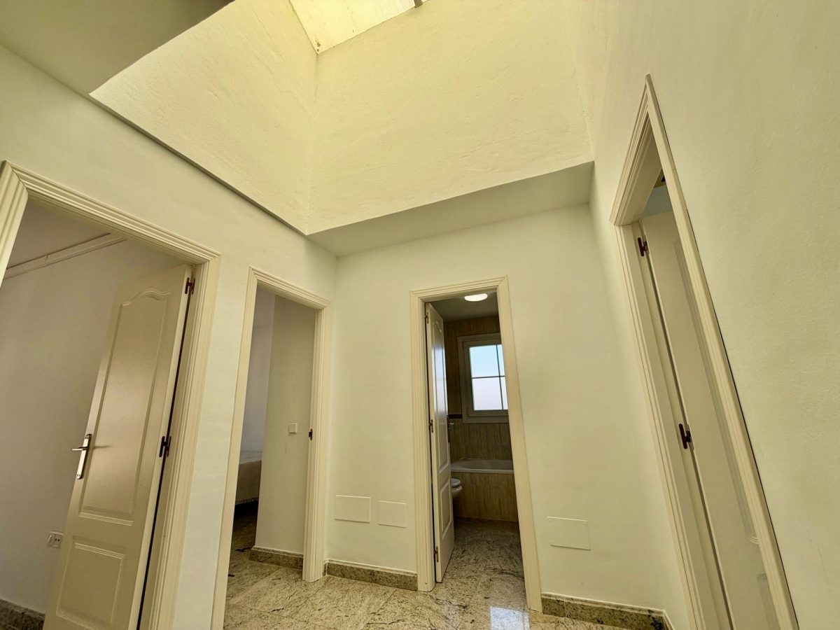 Casa de 5 dormitorios en Los Alamos, Torremolinos. Costa del Sol — Foto 14