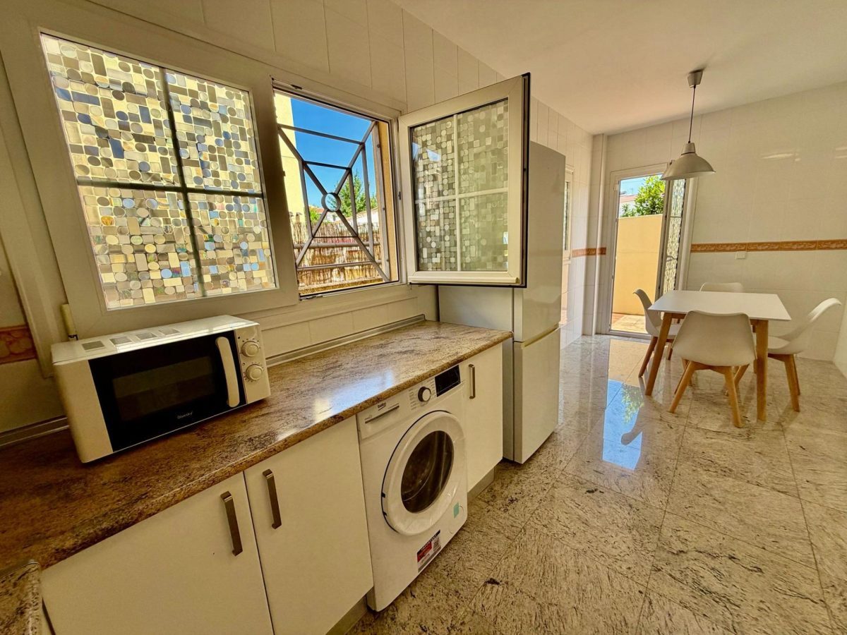 Casa de 5 dormitorios en Los Alamos, Torremolinos. Costa del Sol — Foto 13