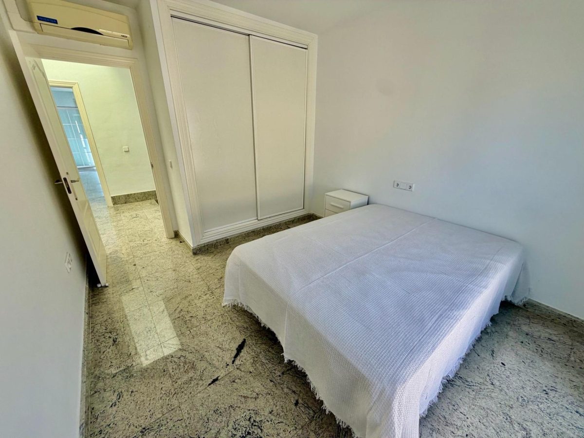 Casa de 5 dormitorios en Los Alamos, Torremolinos. Costa del Sol — Foto 25