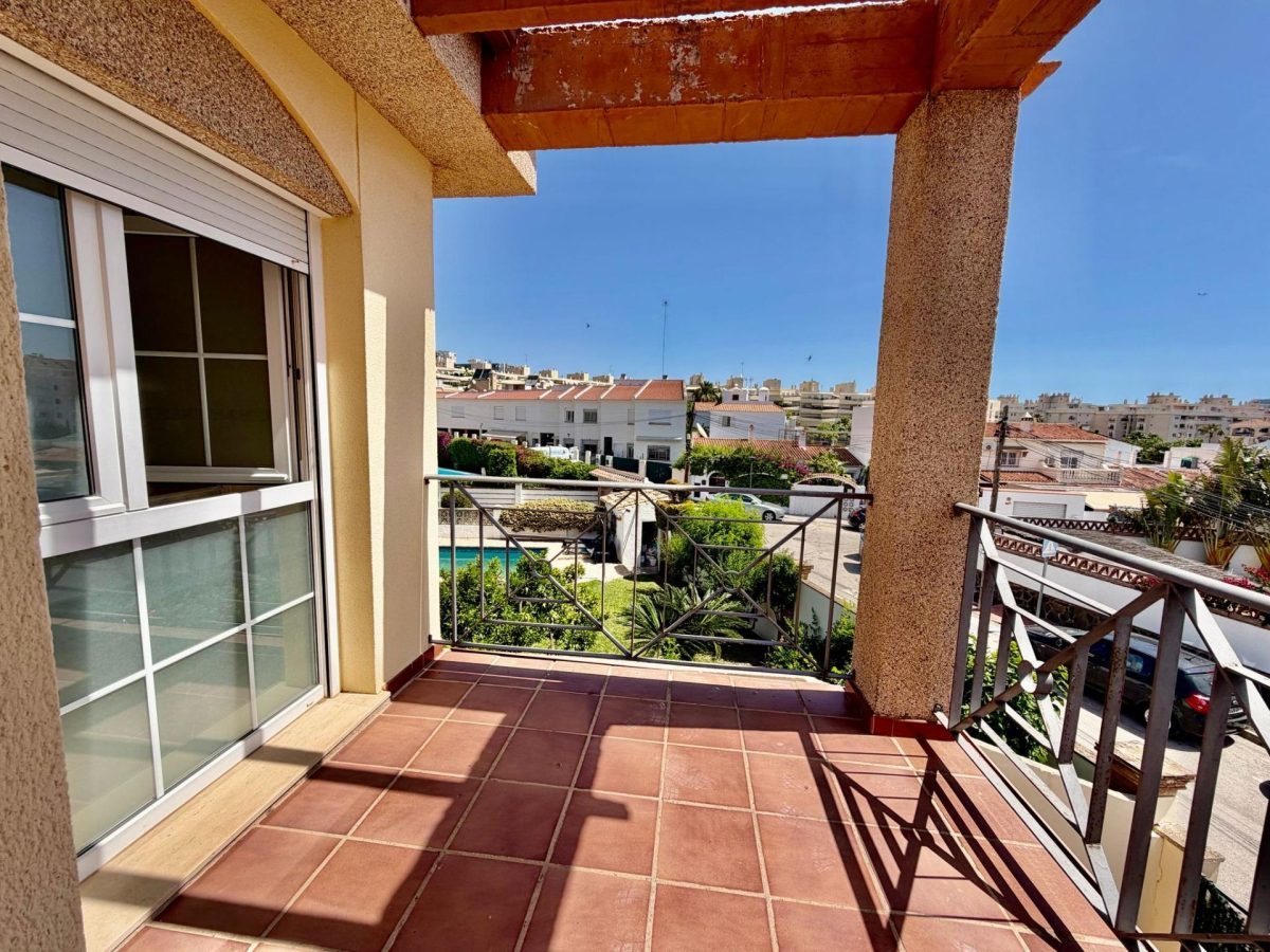 Casa de 5 dormitorios en Los Alamos, Torremolinos. Costa del Sol — Foto 3