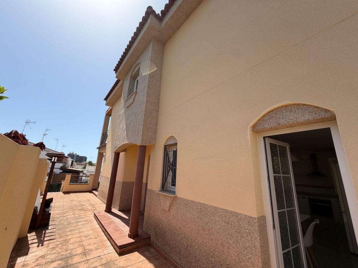 Casa de 5 dormitorios en Los Alamos, Torremolinos. Costa del Sol — Foto 6