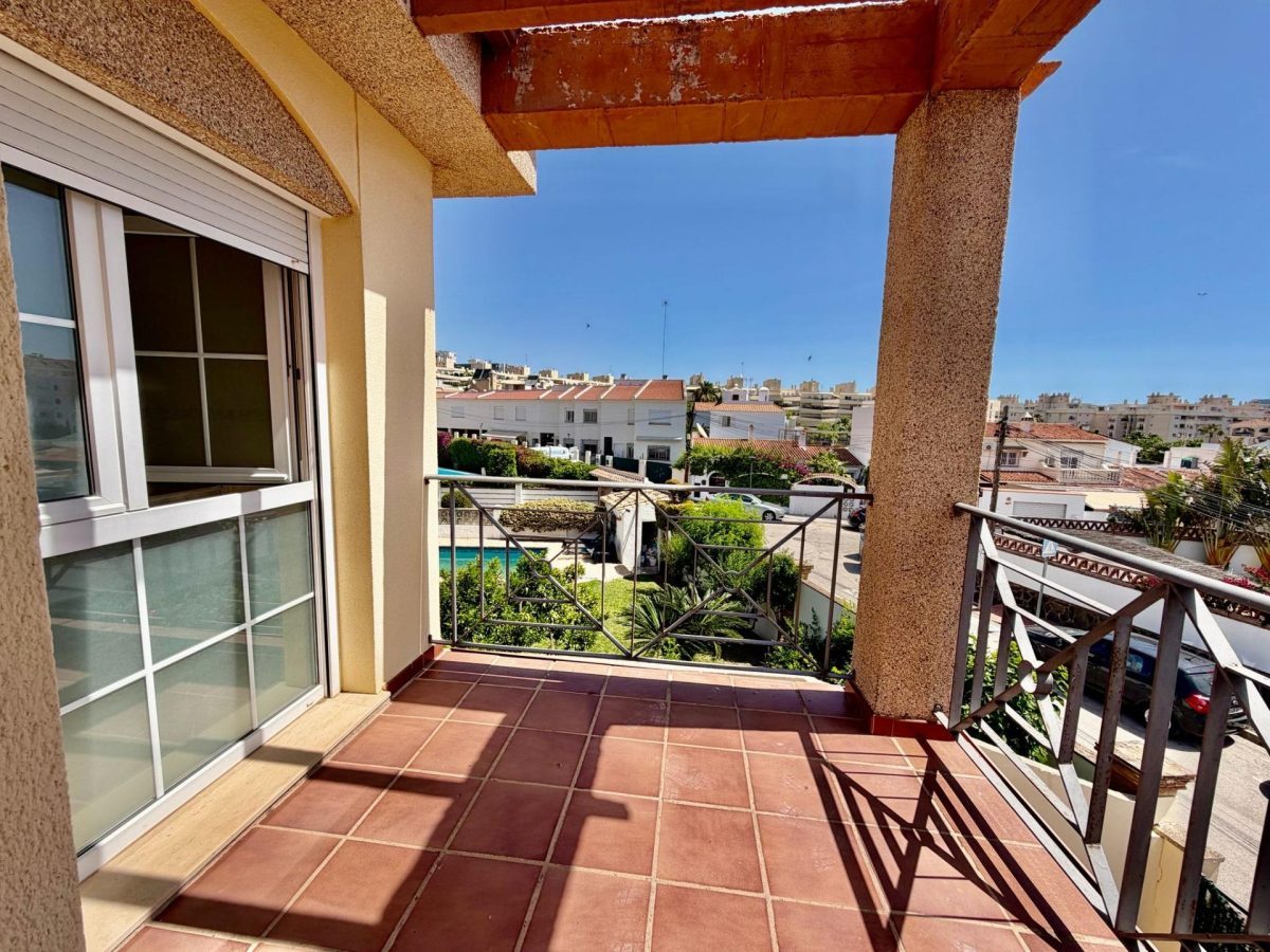 Casa de 5 dormitorios en Los Alamos, Torremolinos. Costa del Sol — Foto 4