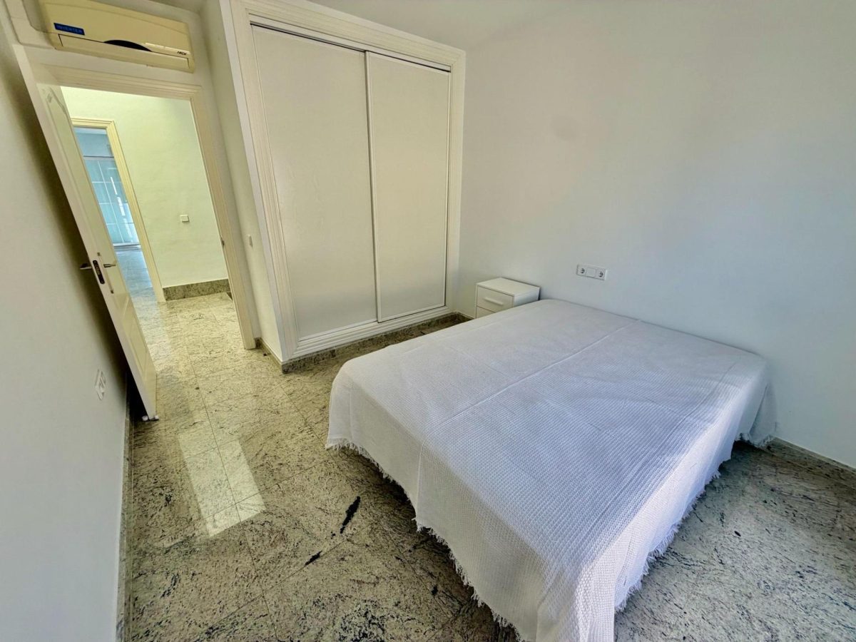 Casa de 5 dormitorios en Los Alamos, Torremolinos. Costa del Sol — Foto 24