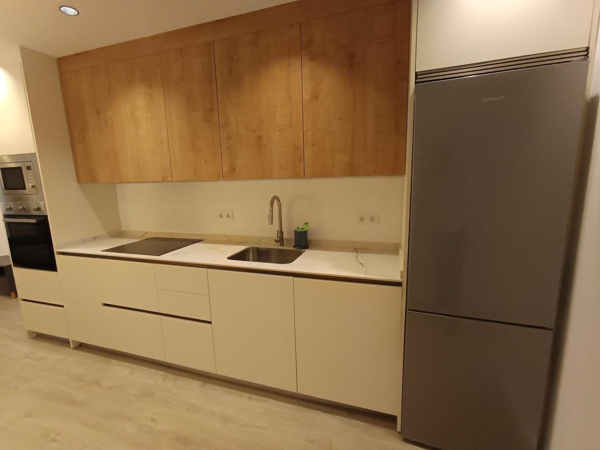 Se alquila piso de tres habitaciones y dos baños con reforma a estrenar en Málaga — Foto 18