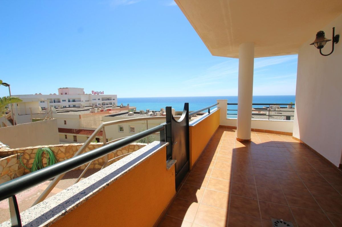 ALQUILER LARGA TEMPORADA CON VISTAS AL MAR Y AMPLIA TERRAZA EN TORREQUEBRADA — Foto 3