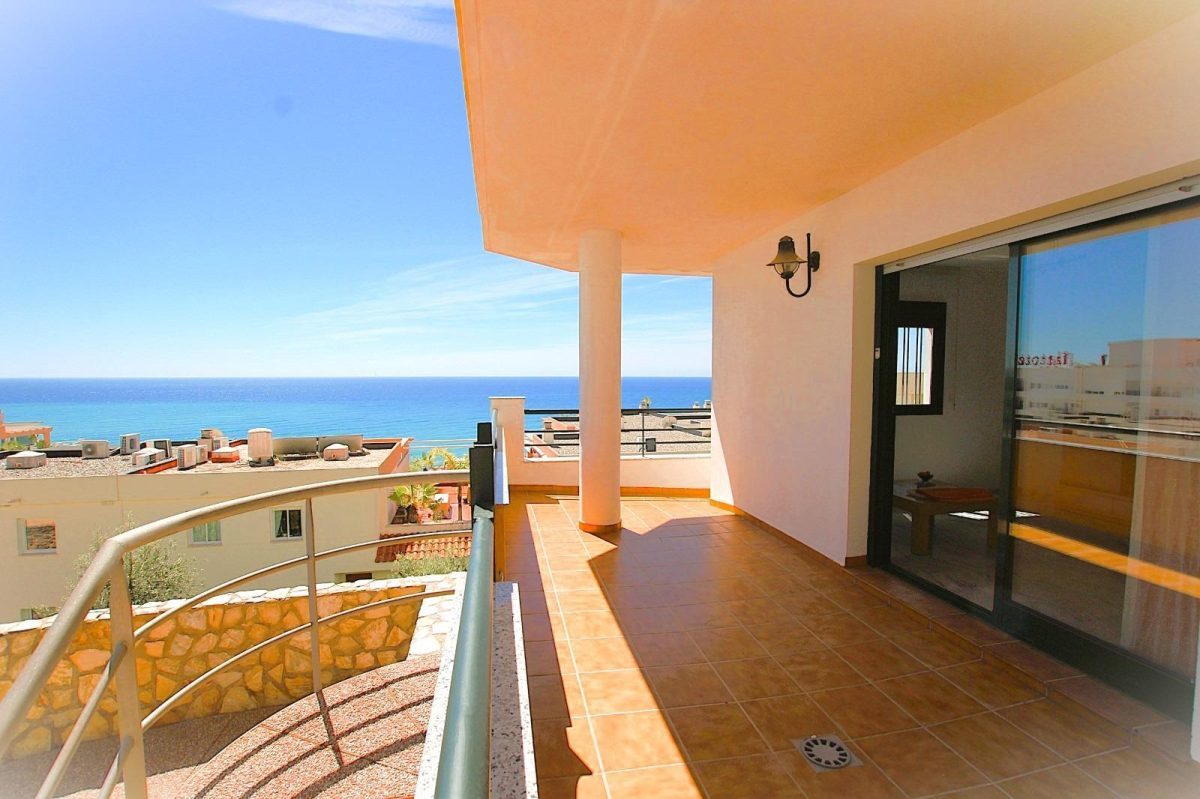 ALQUILER LARGA TEMPORADA CON VISTAS AL MAR Y AMPLIA TERRAZA EN TORREQUEBRADA — Foto 2
