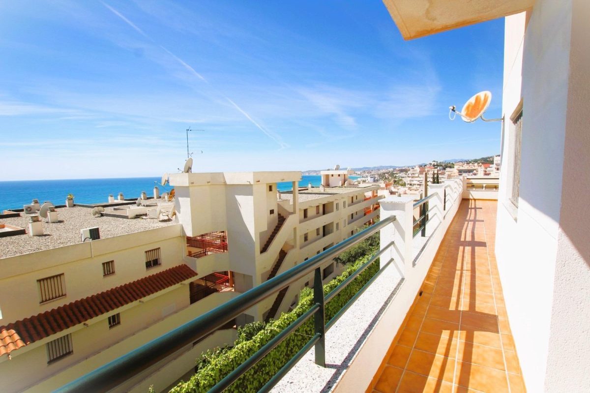 ALQUILER LARGA TEMPORADA CON VISTAS AL MAR Y AMPLIA TERRAZA EN TORREQUEBRADA — Foto 11