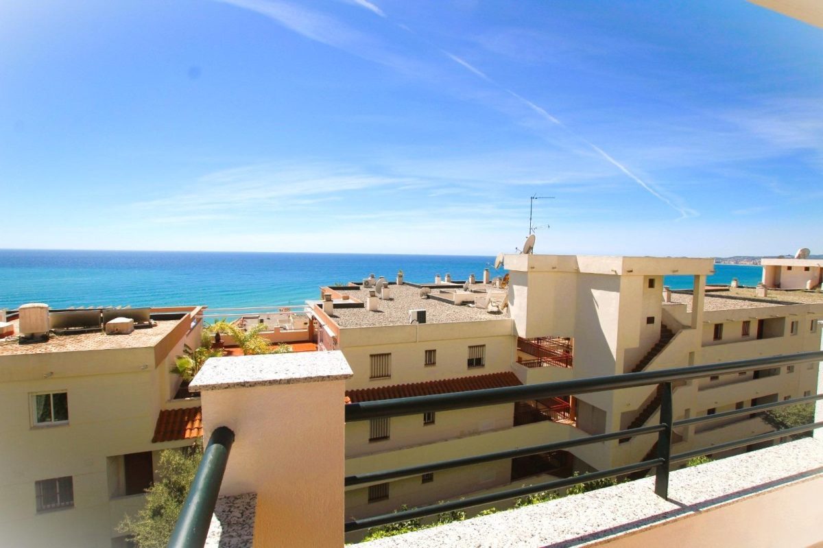 ALQUILER LARGA TEMPORADA CON VISTAS AL MAR Y AMPLIA TERRAZA EN TORREQUEBRADA — Foto 10