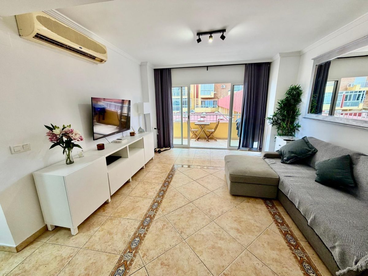 Apartamento de un dormitorio con vistas al mar en Benalmádena, Costa del Sol — Foto 6