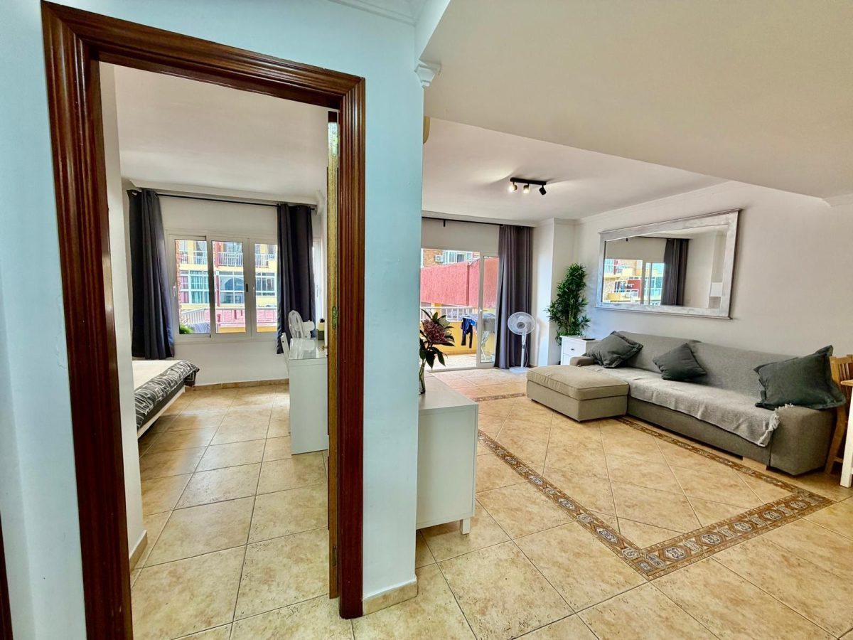 Apartamento de un dormitorio con vistas al mar en Benalmádena, Costa del Sol — Foto 14