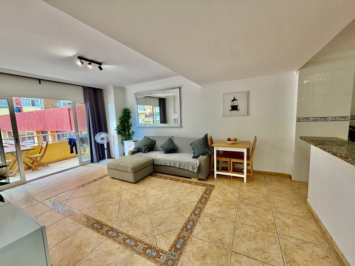 Apartamento de un dormitorio con vistas al mar en Benalmádena, Costa del Sol — Foto 8