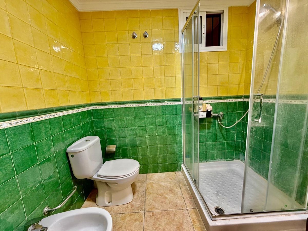 Apartamento de un dormitorio con vistas al mar en Benalmádena, Costa del Sol — Foto 19