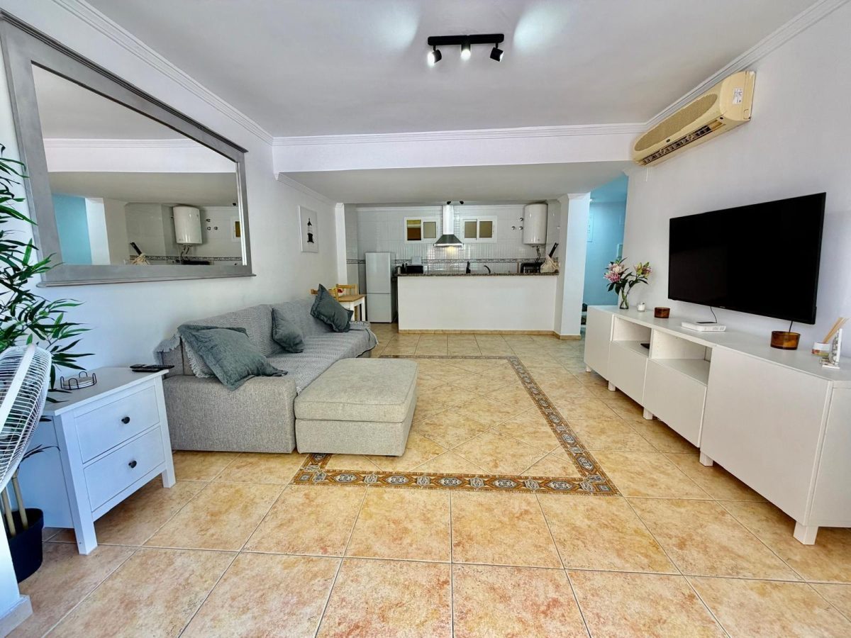 Apartamento de un dormitorio con vistas al mar en Benalmádena, Costa del Sol — Foto 7