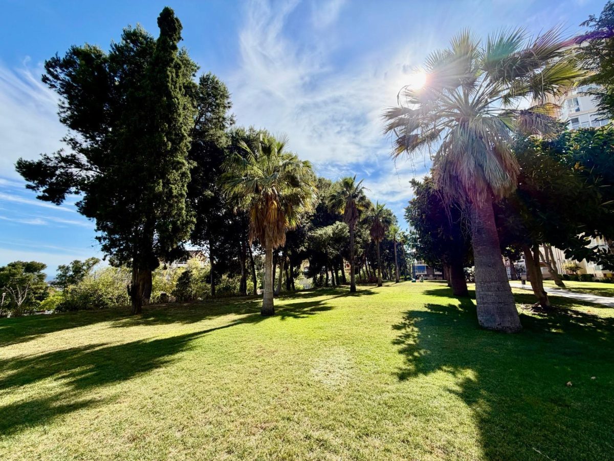 Apartamento de un dormitorio con vistas al mar en Benalmádena, Costa del Sol — Foto 24