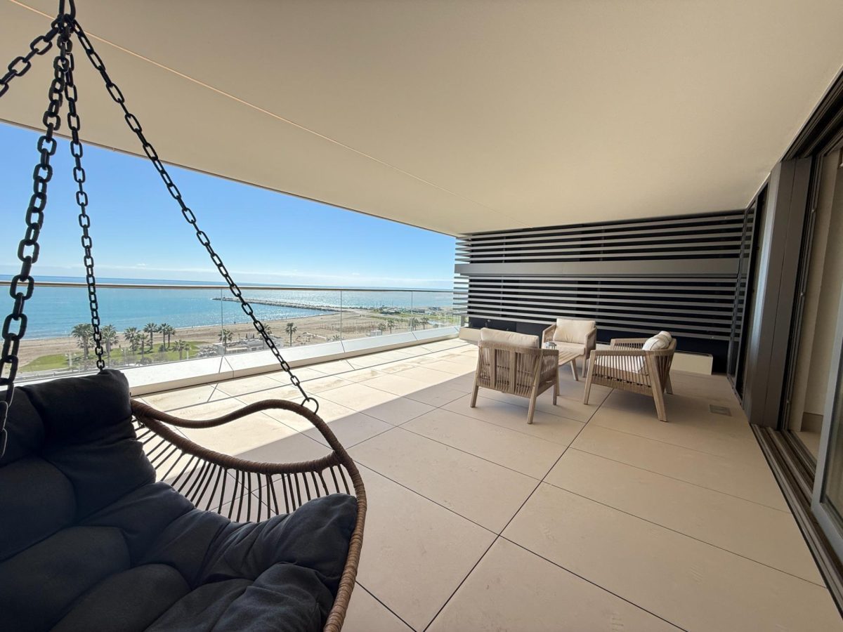 Exclusivo piso de tres dormitorios en Málaga Towers, con vistas frontales al mar, Costa del sol — Foto 8