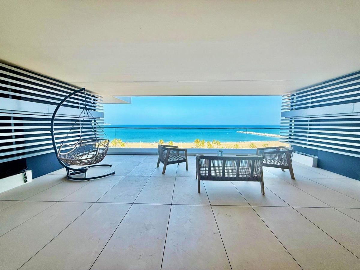 Exclusivo piso de tres dormitorios en Málaga Towers, con vistas frontales al mar, Costa del sol — Foto 7