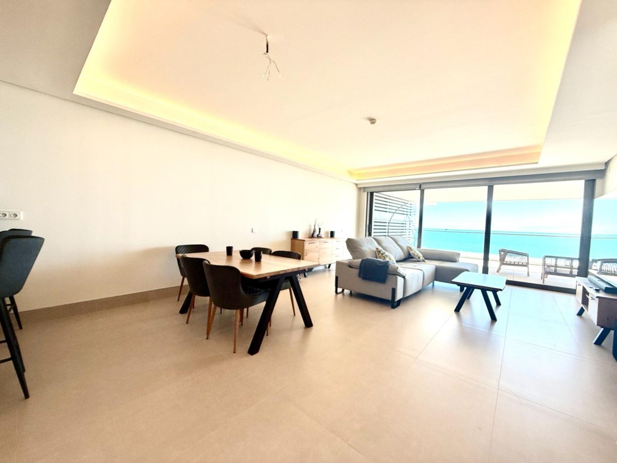 Exclusivo piso de tres dormitorios en Málaga Towers, con vistas frontales al mar, Costa del sol — Foto 17