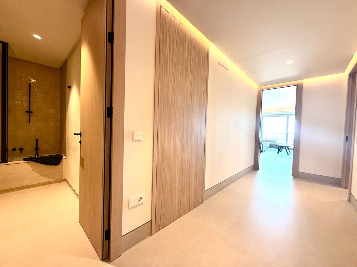Exclusivo piso de tres dormitorios en Málaga Towers, con vistas frontales al mar, Costa del sol — Foto 26