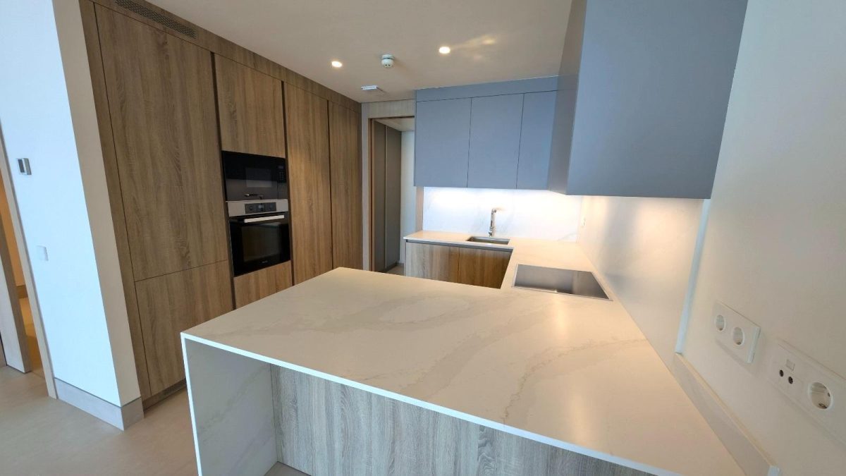 Exclusivo piso de tres dormitorios en Málaga Towers, con vistas frontales al mar, Costa del sol — Foto 20