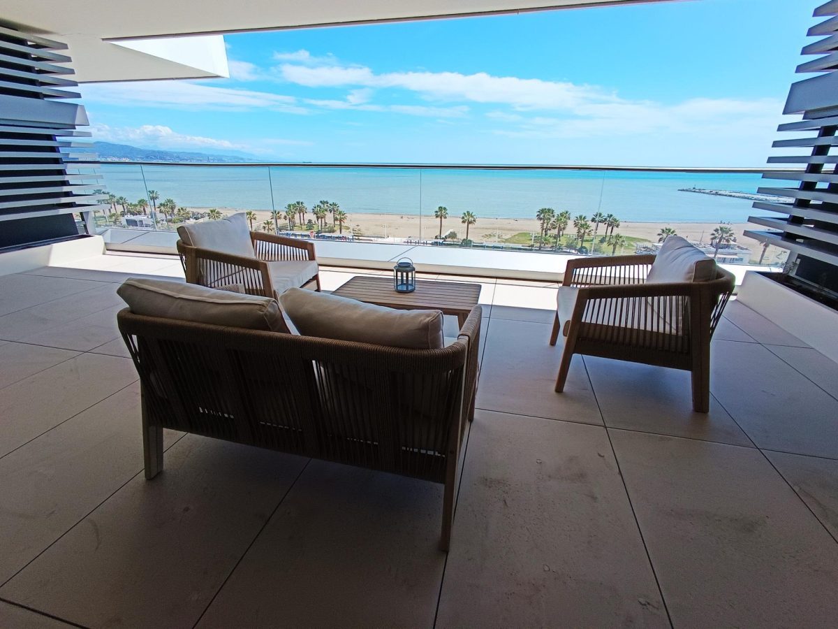 Exclusivo piso de tres dormitorios en Málaga Towers, con vistas frontales al mar, Costa del sol — Foto 10
