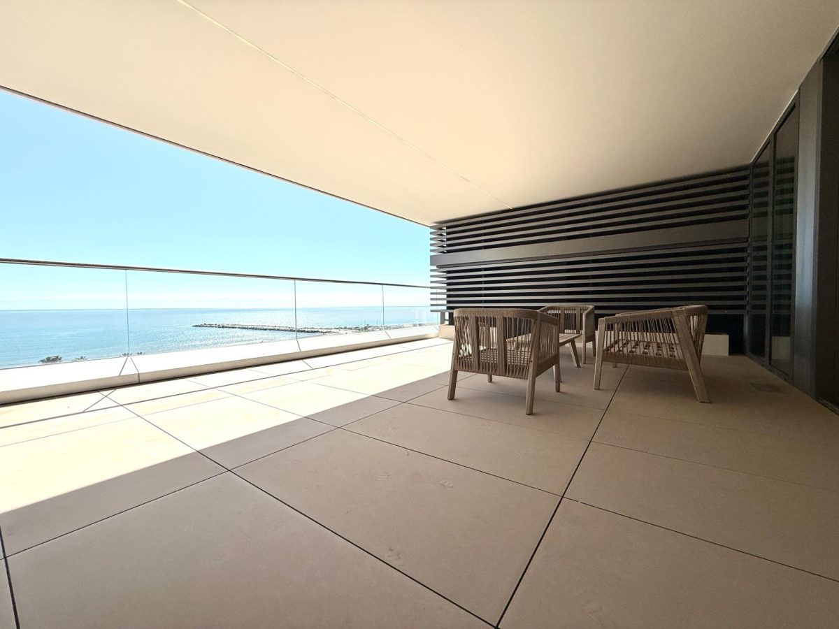 Exclusivo piso de tres dormitorios en Málaga Towers, con vistas frontales al mar, Costa del sol — Foto 12