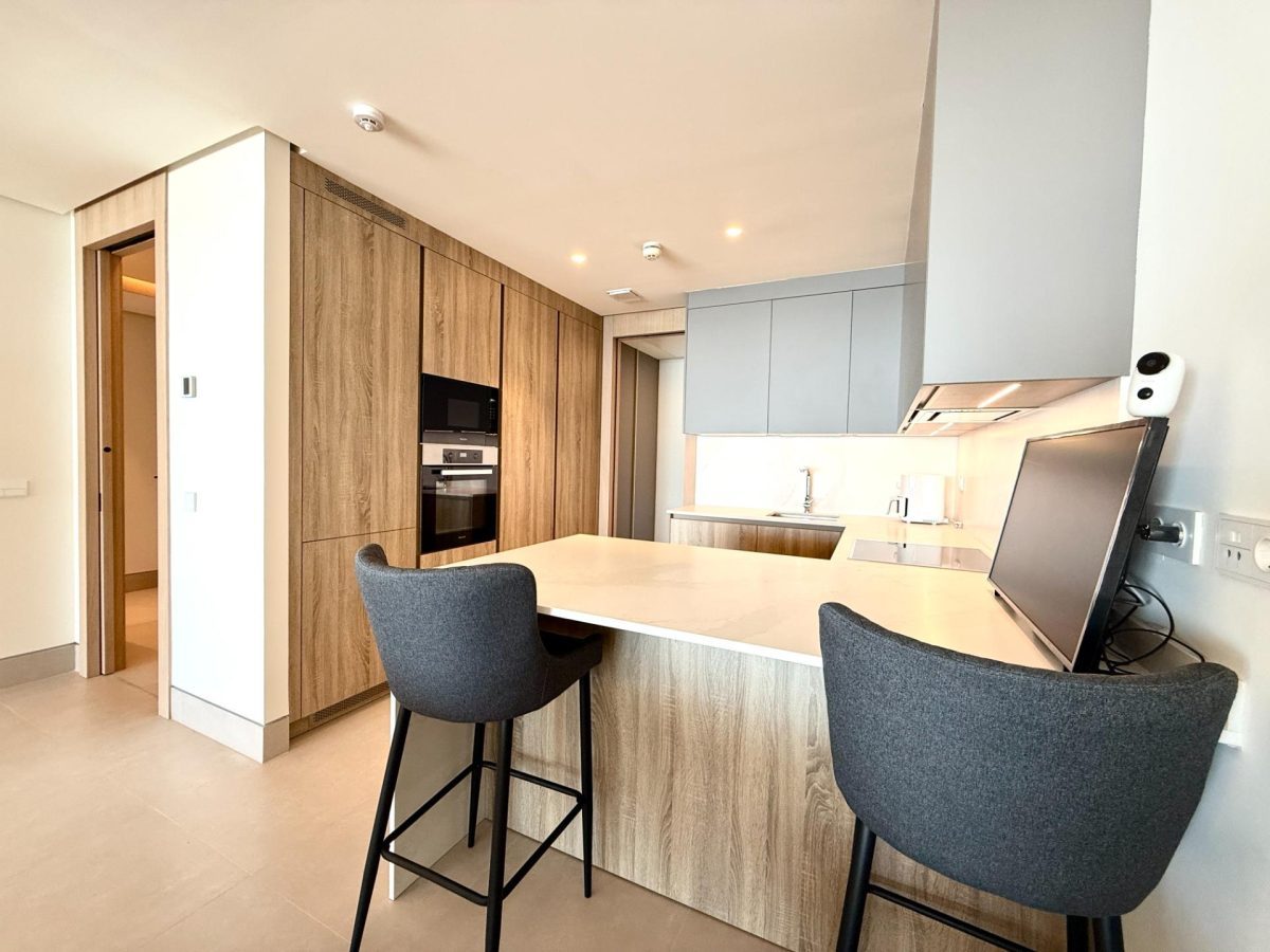 Exclusivo piso de tres dormitorios en Málaga Towers, con vistas frontales al mar, Costa del sol — Foto 21