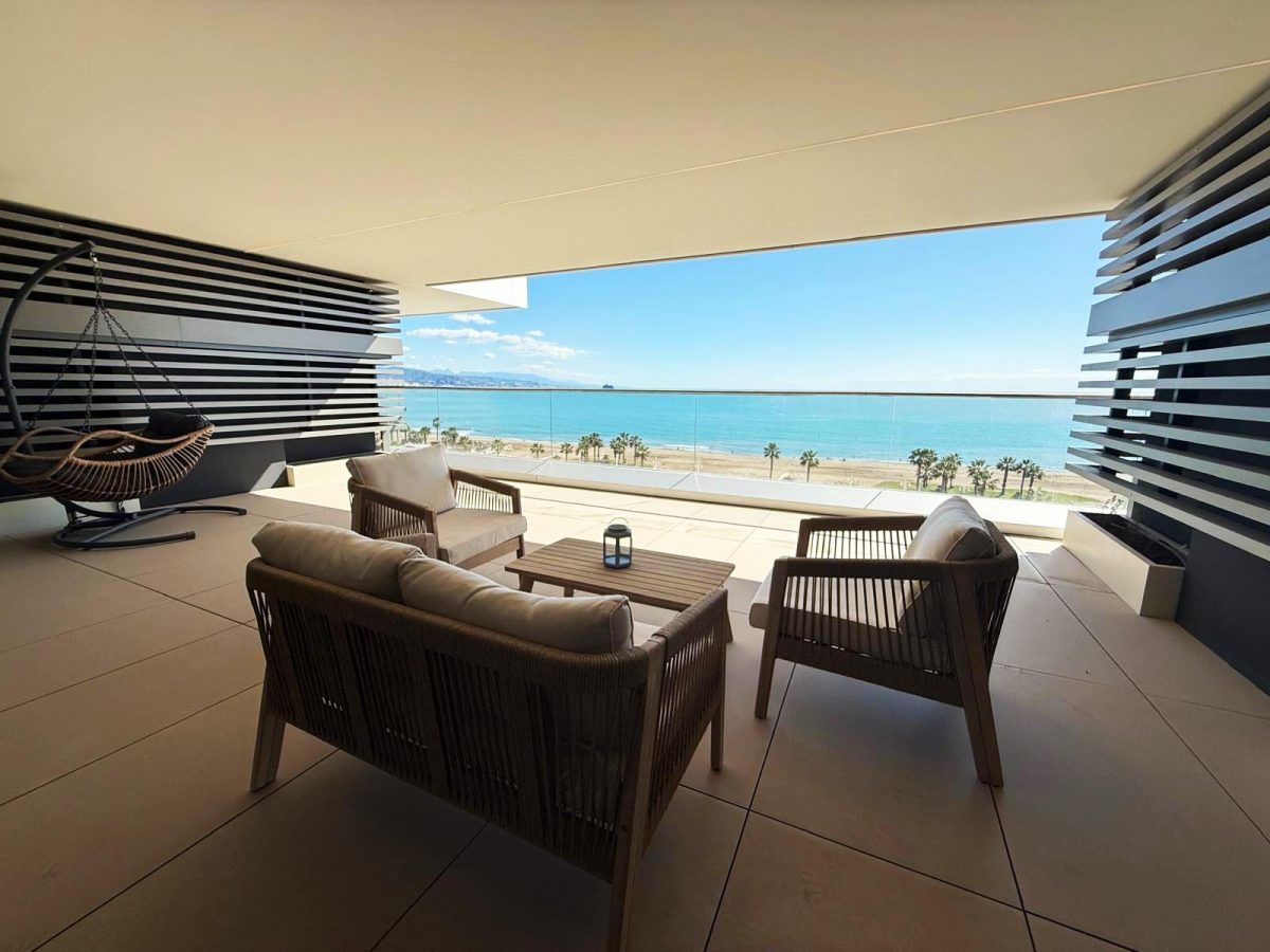 Exclusivo piso de tres dormitorios en Málaga Towers, con vistas frontales al mar, Costa del sol — Foto 9