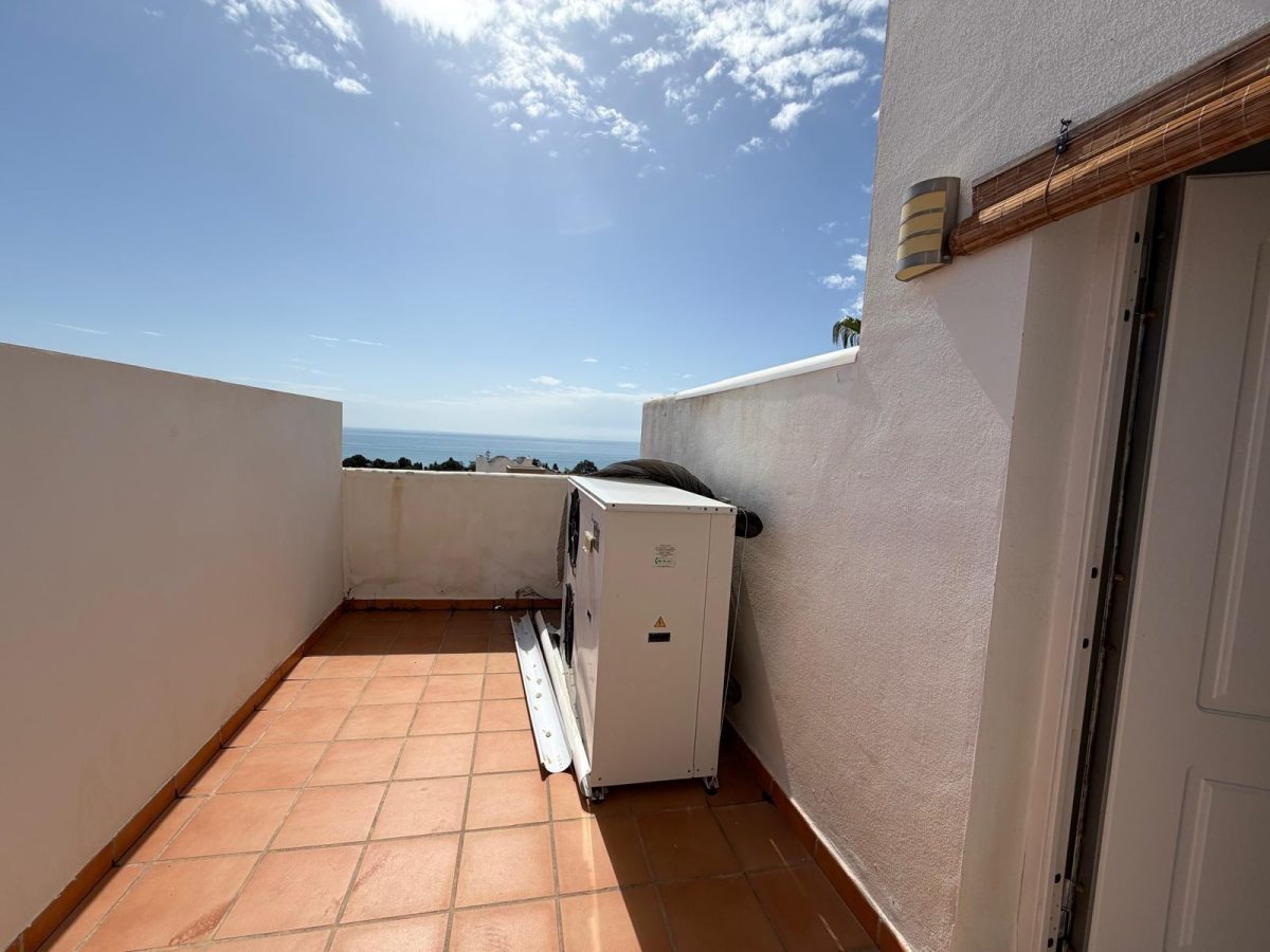 Casa Pareada 4 dormitorios en Benalmádena con vistas al mar. Cerca British College, Costa del Sol — Foto 13