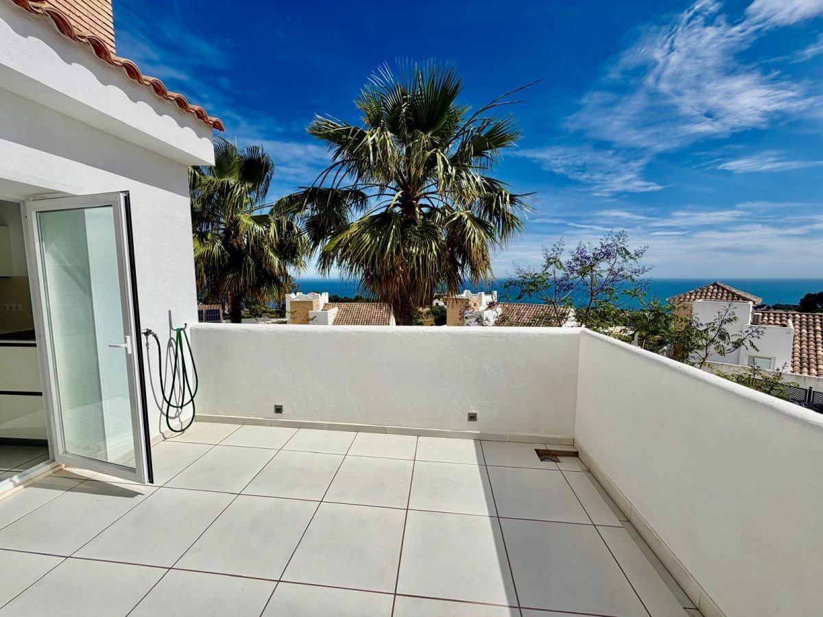 Casa Pareada 4 dormitorios en Benalmádena con vistas al mar. Cerca British College, Costa del Sol — Foto 4
