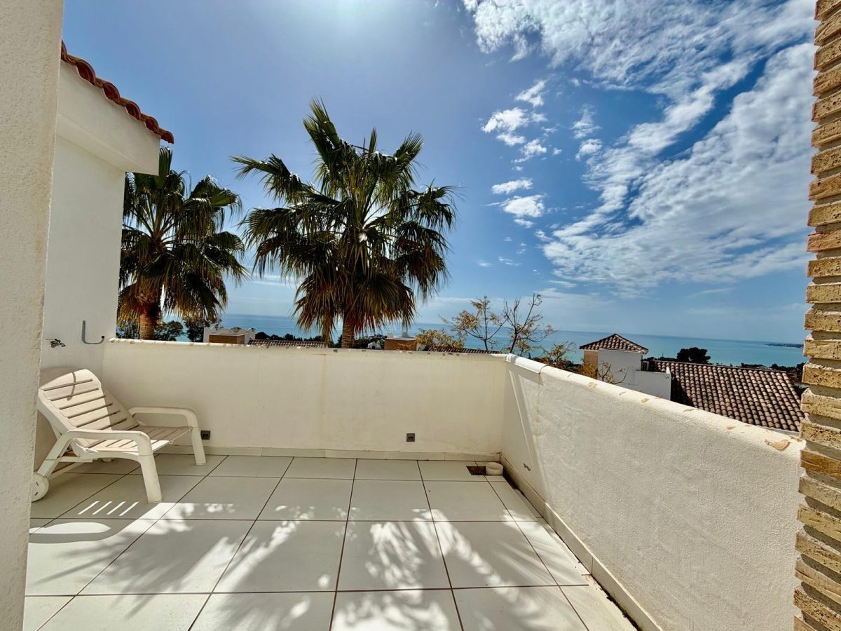 Casa Pareada 4 dormitorios en Benalmádena con vistas al mar. Cerca British College, Costa del Sol — Foto 11
