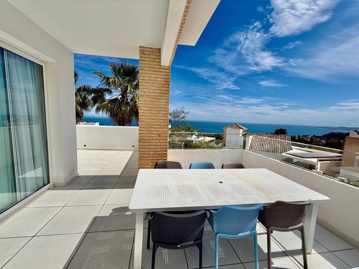 Casa Pareada 4 dormitorios en Benalmádena con vistas al mar. Cerca British College, Costa del Sol — Foto 6