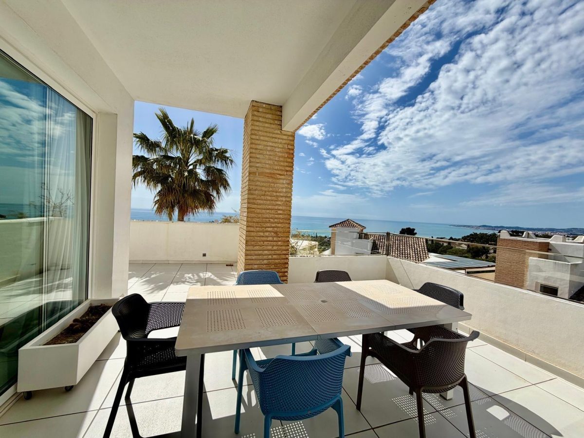 Casa Pareada 4 dormitorios en Benalmádena con vistas al mar. Cerca British College, Costa del Sol — Foto 7