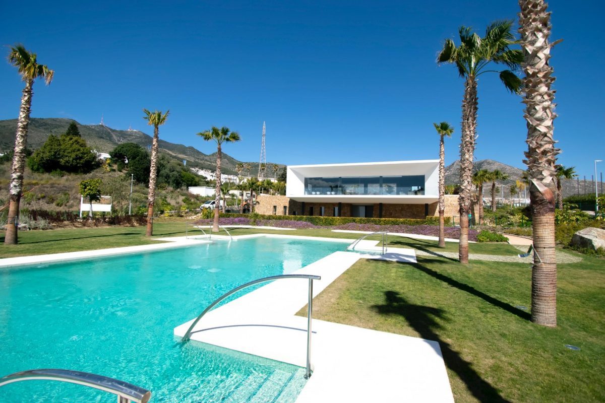 Casa Pareada 4 dormitorios en Benalmádena con vistas al mar. Cerca British College, Costa del Sol — Foto 1